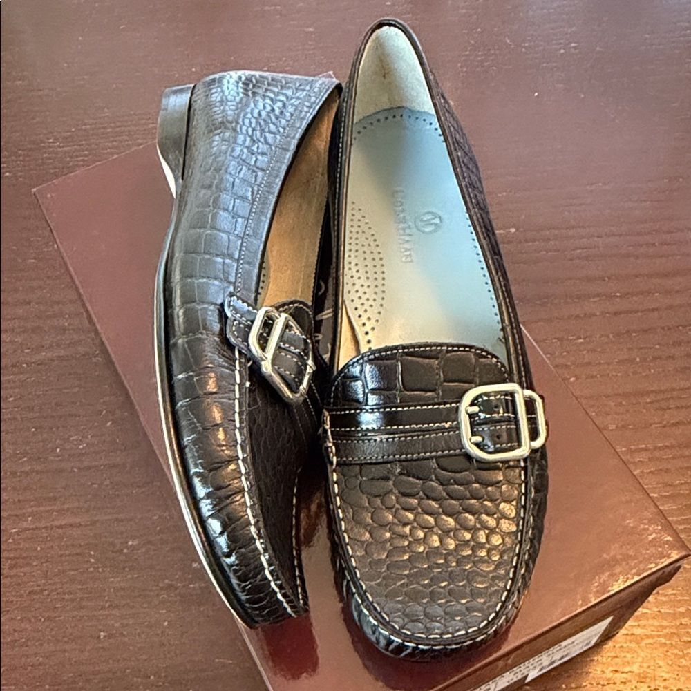 New Cole Haan Black Crocodile Embossed Loafers 8.5 - Picture 1 of 8